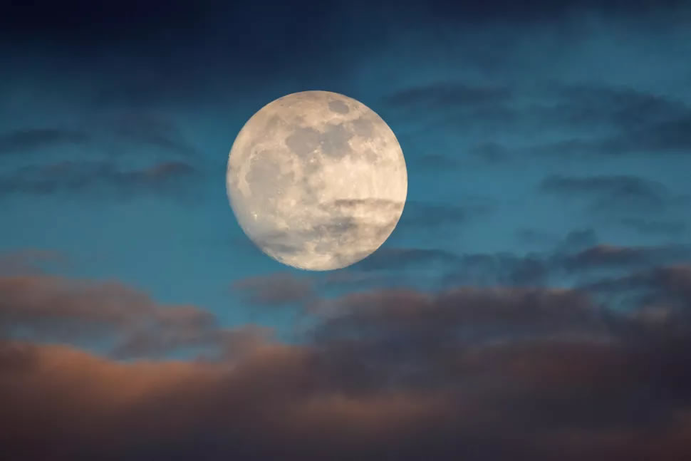 7月14日凌晨将出现今年最大超级月亮 满月地平高度14年来最低