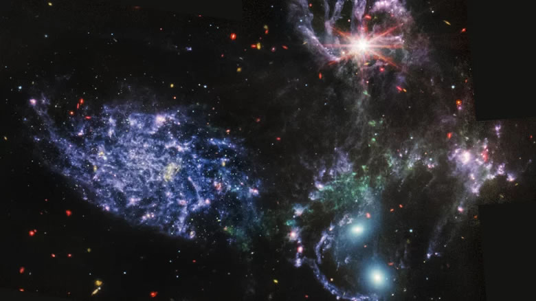 詹姆斯·韦伯太空望远镜拍摄的斯蒂芬五重星系中隐藏着一个超大质量黑洞