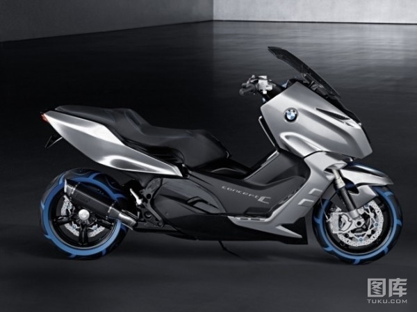 BMW观念速克达Concept C重机车(3)