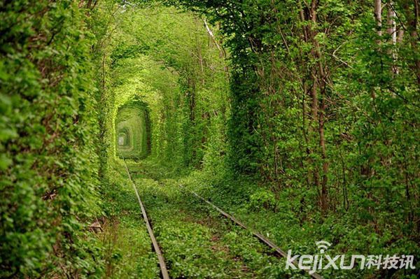 盘点世界上十大最奇异隧道：梦幻时空隧道