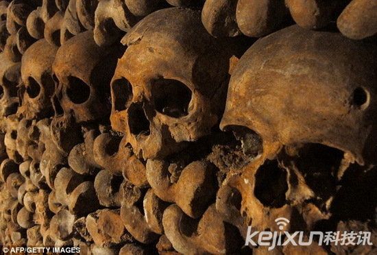 巴黎神秘的死亡之都     地下墓室隐藏600多万具尸骨